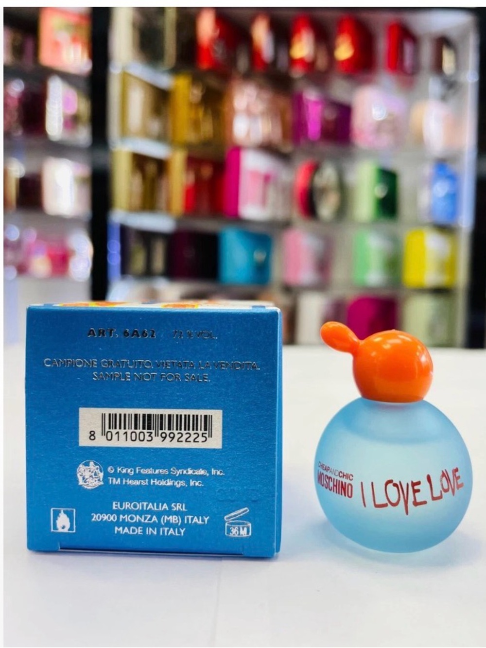 NIB Moschino Cheap & Chic I Love Love Mini EDT Perfume Splash 4.9ml (EMPTY) - Picture 2 of 3
